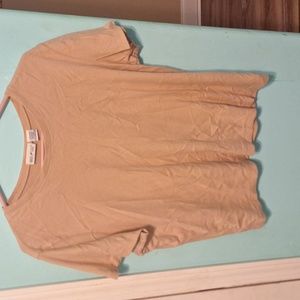 Tan tee-shirt